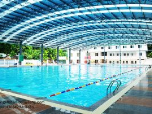 TẠI SAO NÊN SỬ DỤNG TẤM LỢP POLYCARBONATE TRONG HỒ BƠI